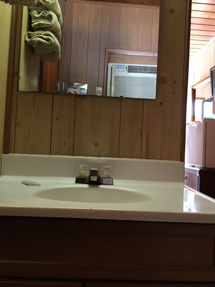 Love Hotels Western Holiday By Oyo At Harlan Lake Ne 阿尔马 外观 照片