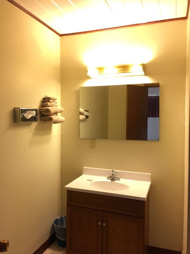 Love Hotels Western Holiday By Oyo At Harlan Lake Ne 阿尔马 外观 照片