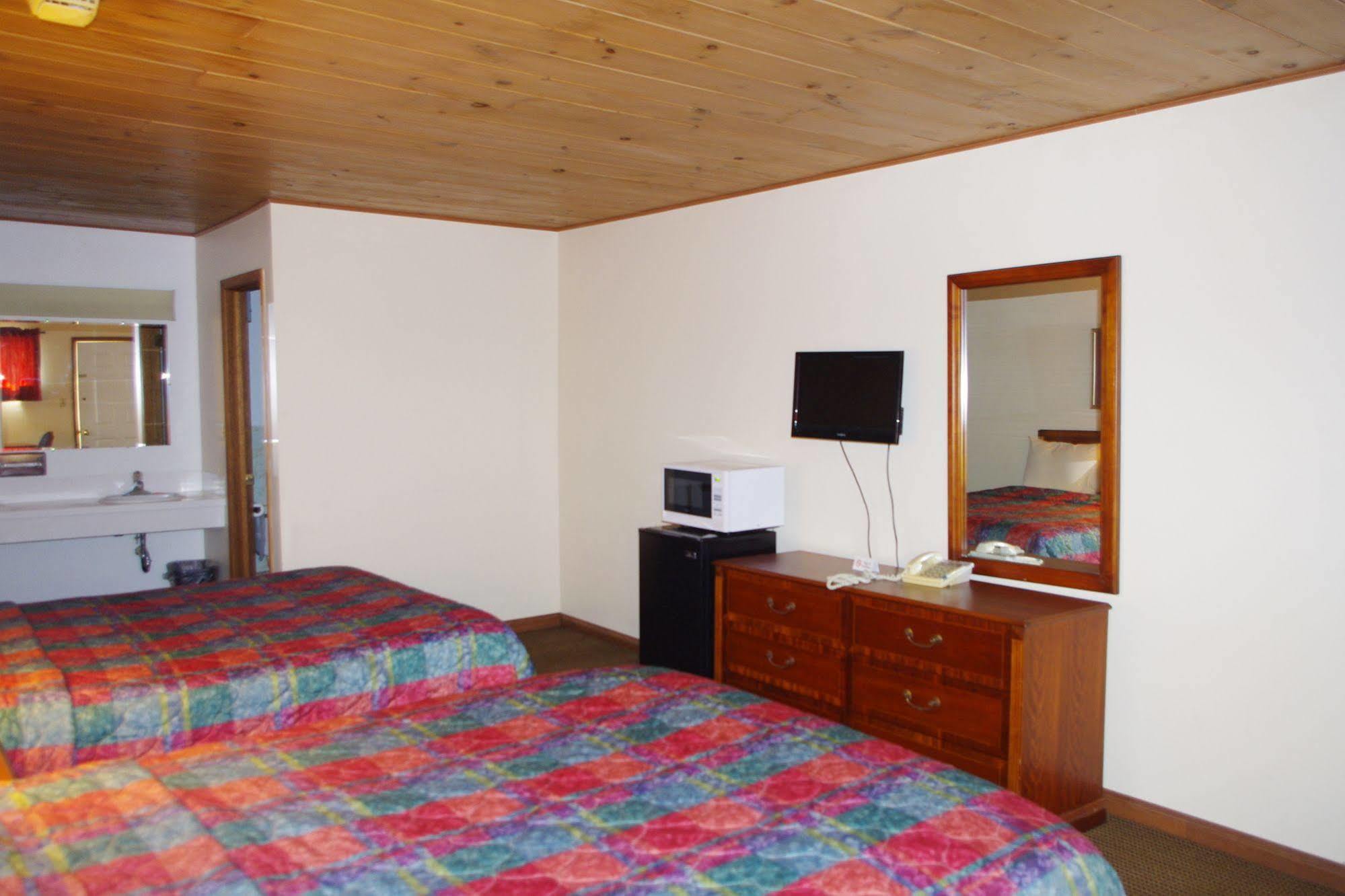 Love Hotels Western Holiday By Oyo At Harlan Lake Ne 阿尔马 外观 照片